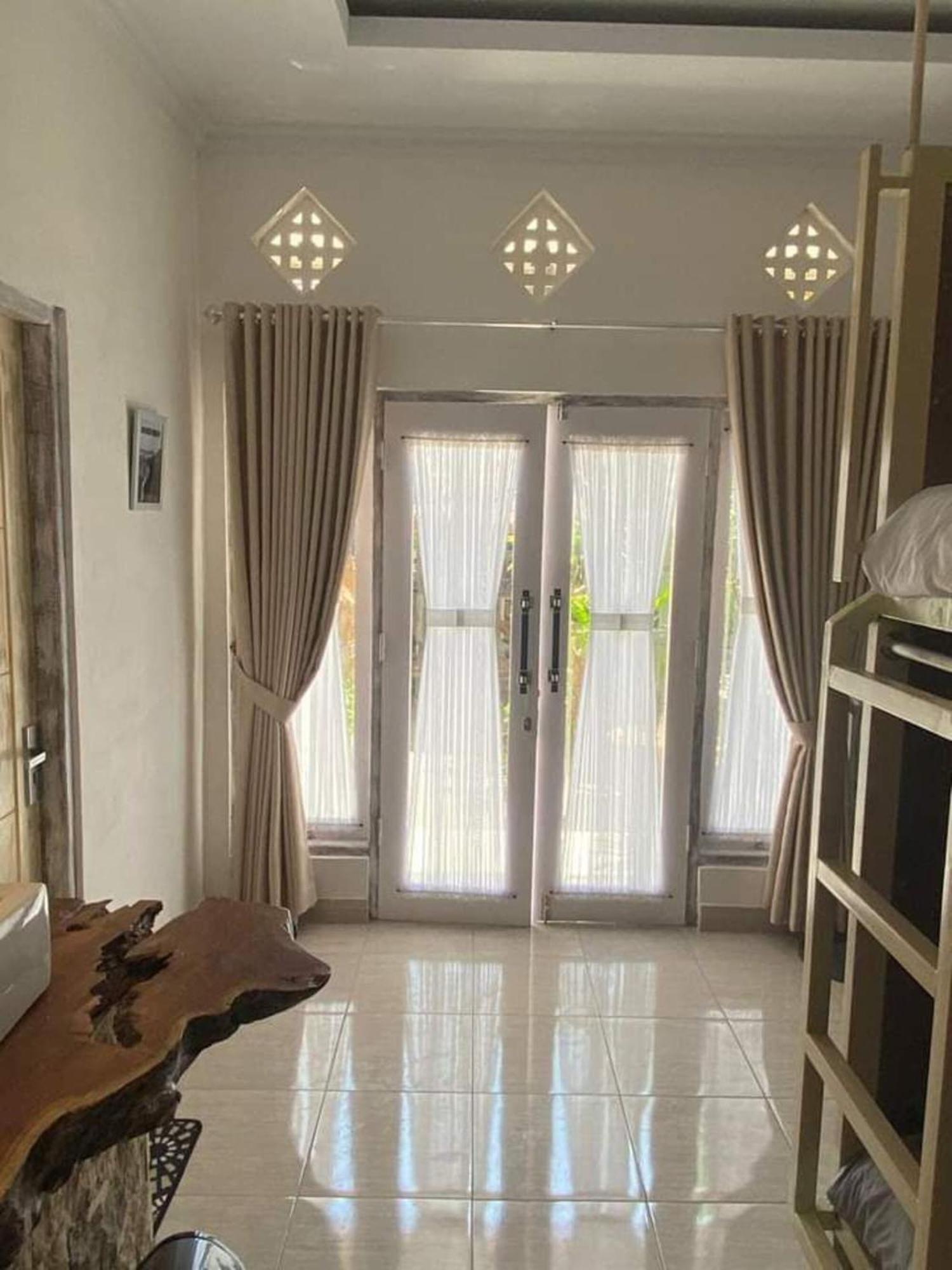 Pondok Kana And Hostel By Ecommerceloka Batununggul Екстериор снимка